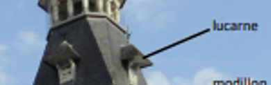 <p><span>En architecture, une </span><strong>lucarne</strong> est un <mark>ouvrage construit en saillie sur la pente d’un toit pour éclairer, ventiler ou accéder aux combles. Son vocabulaire de référence est établi par l'historien </mark><strong><mark>Jean-Marie Pérouse de Montclos</mark></strong><mark> dans son ouvrage </mark><em><mark>Architecture, description et vocabulaire méthodiques</mark></em>. [1, 2]</p><p>La classification de Pérouse de Montclos distingue plusieurs <strong>types de lucarnes</strong> :</p><ul><li><p><span><strong>Le chien-assis :</strong> Lucarne en charpente sur le versant, dont la face est triangulaire.</span></p></li><li><p><span><strong>La lucarne rampante :</strong> Son toit plat est orienté dans le sens de la pente de la toiture principale.</span></p></li><li><p><span><strong>La lucarne jacobine (ou à chevalet) :</strong> Évoque la forme classique d'un toit à double versant et fronton triangulaire.</span></p></li><li><p><span><strong>L'œil-de-bœuf :</strong> Lucarne spécifique dont la fenêtre est circulaire ou</span></p></li></ul><p></p>