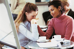 <p>/ʃeə ˈprɒbləmz/</p><p>(collocation) chia sẻ vấn đề</p><p>I usually share my problems with my mother.</p>
