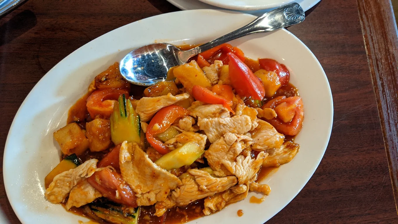<p>Entree, similar flavor to sweet chili sauce, <strong>pineapple, cucumber, tomatoes, bell pepper</strong></p>