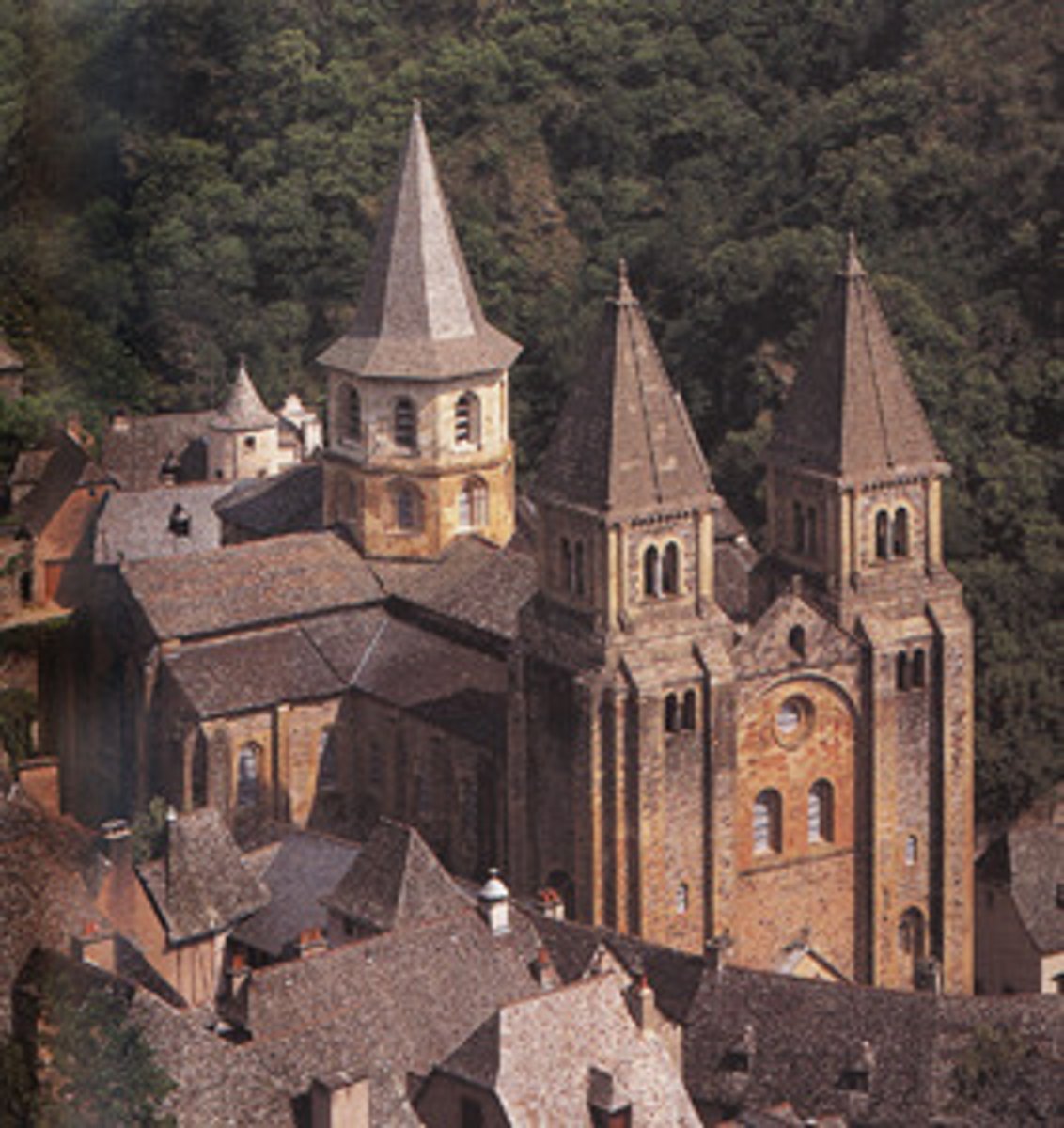 <p>semicircular arches for doors & windows, and barrel or groin vaults, thick walls and piers with few windows. These buildings both secular and sacred, give a feeling of solidity and strength by their massive size, thick walls, and masonry construction.</p><p>半圆形拱门的门窗,桶或腹股沟拱顶,厚厚的墙壁和码头,窗户很少。这些既世俗又神圣的建筑,以其巨大的尺寸、厚厚的墙壁和砖石结构给人一种坚固和力量的感觉。</p>