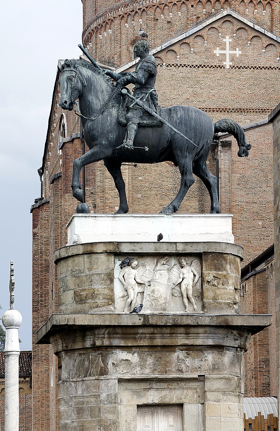 <ul><li><p><span>Located on the Piazza del Santo in </span>Padua<span> in Italy</span></p></li><li><p>It was the first full-size equestrian statue of the Italian Renaissance</p></li><li><p><span>It portrays the </span><em>condottiere</em><span> </span>Erasmo da Narni<span>, who served mostly under the </span>Republic of Venice<span>, which ruled Padua at the time</span></p></li></ul><p></p>