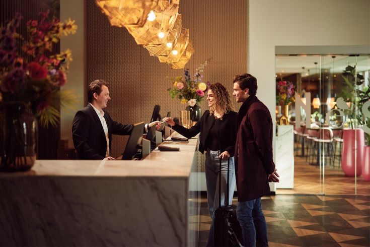 Receptionists have to d___ w___ t___ p______ every day.