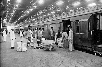 <p>Landasan Kereta Api</p>