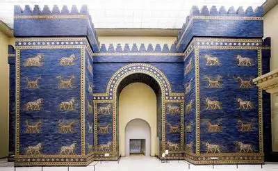 <ul><li><p>Was constructed by the Babylonian King Nebuchadnezzar</p></li><li><p>8th gate of the city of Babylon (now Iraq)</p></li><li><p>mainentrance into the city</p></li><li><p>made the initial list of the 7 wonders</p></li><li><p>brick glazed to mimic lapis</p></li><li><p>silica, alkali and mineral fluxes to make it blue</p></li><li><p>lots of lions</p></li></ul><p></p>