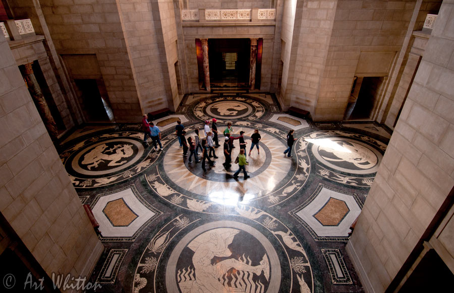 <p>3 Facts about Building: Nebraska State Capitol-Rotunda</p>