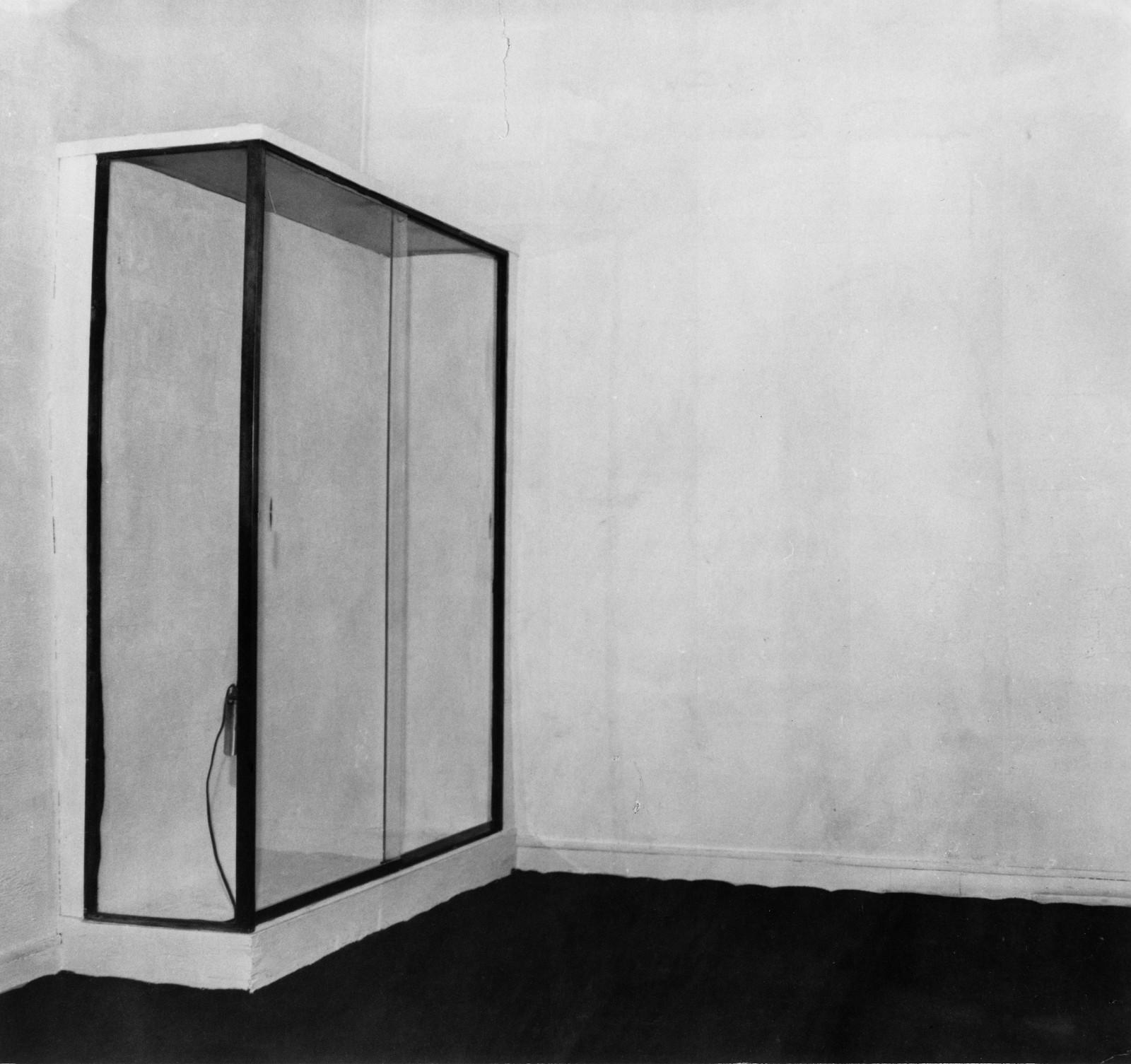 <p>Le Vide (exposition, Galerie Iris Clert, 1958)</p>