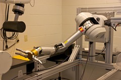 <p>n. cánh tay robot</p>