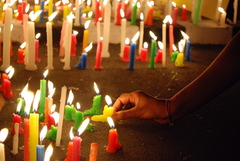 <p>to commemorate</p>