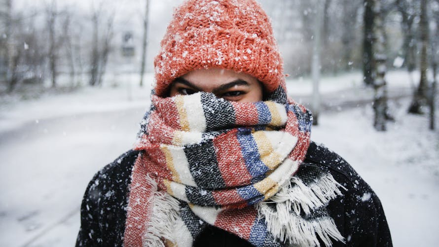 <p><span data-name="cold" data-type="emoji">🥶</span></p>