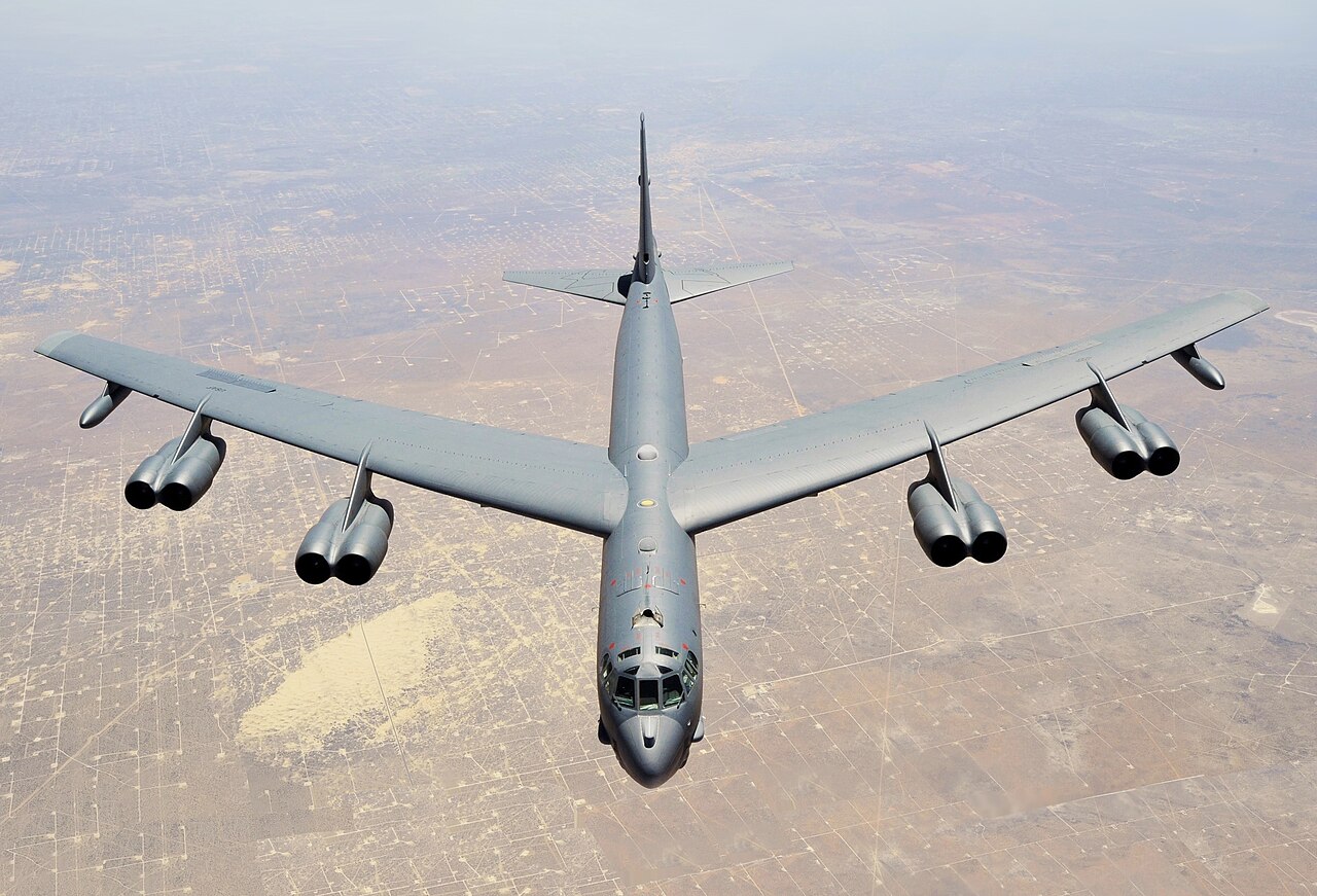 <p>Group 3 Jet,Swept wing, Mounted Engine(s)</p>