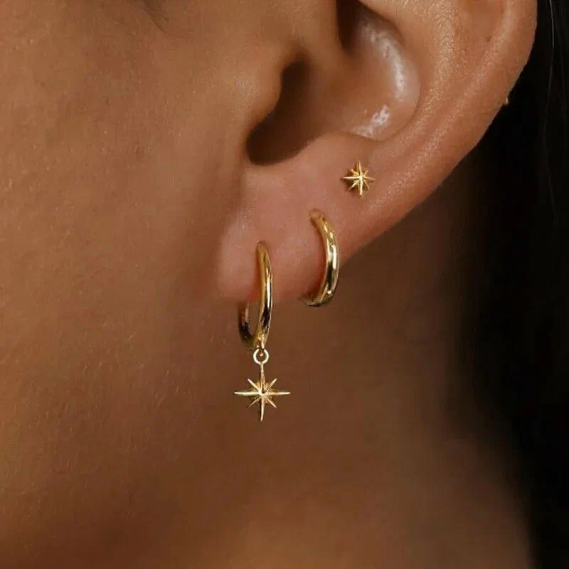 <p>earring </p>