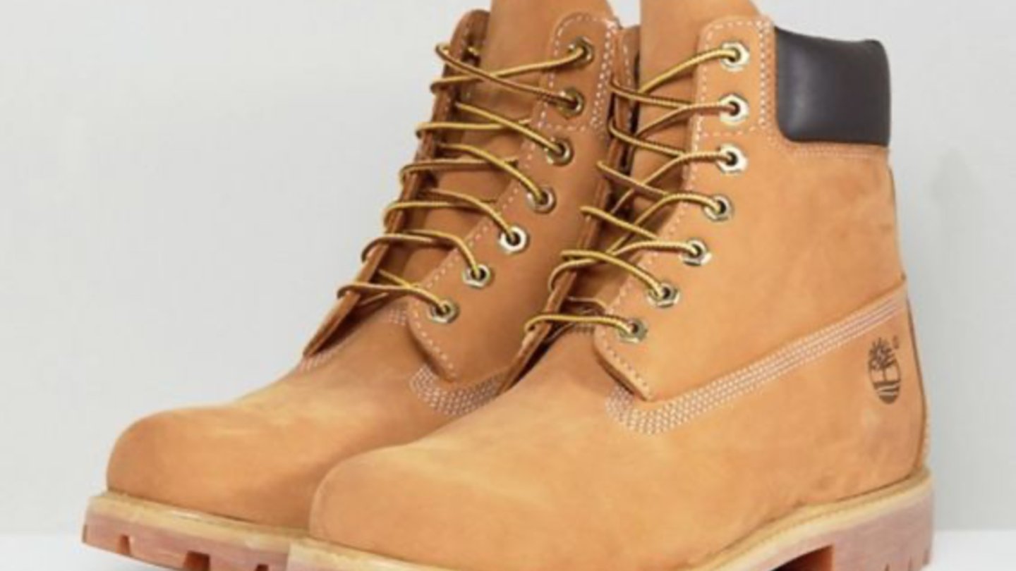 <p>a kind of shoes which cover the ankle and are worn in cold weather</p>