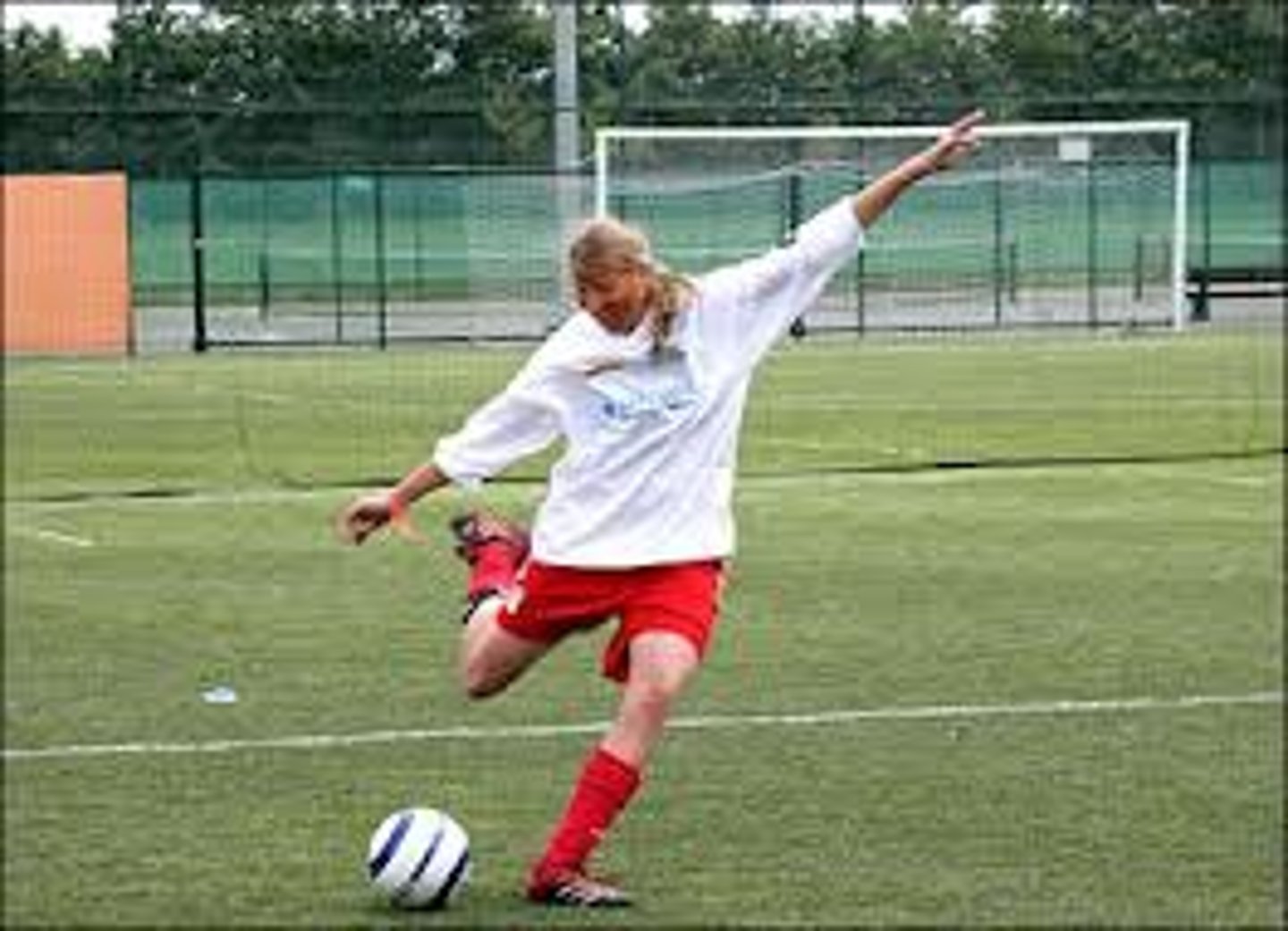 <p>TO THROW</p>