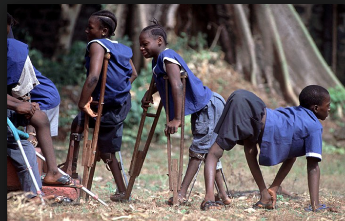 <p>Causative Agent: Polio virus (enterovirus)<br>Symptoms/Signs: Initially mild fever, headache, nausea, sore throat, and myalgia; if it progresses it can either cause muscle pain and spasm, meningitis, and hypersensitivity, or causes flaccid paralysis.</p>