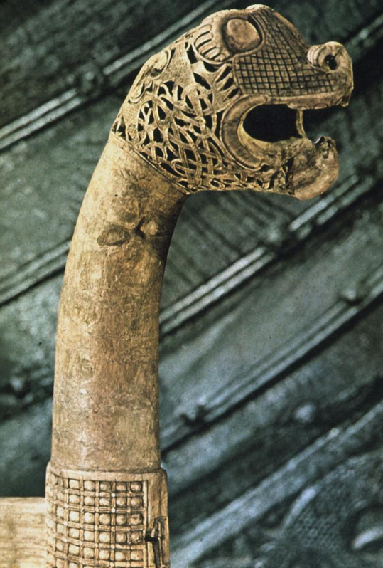 <p>Animal head post </p>