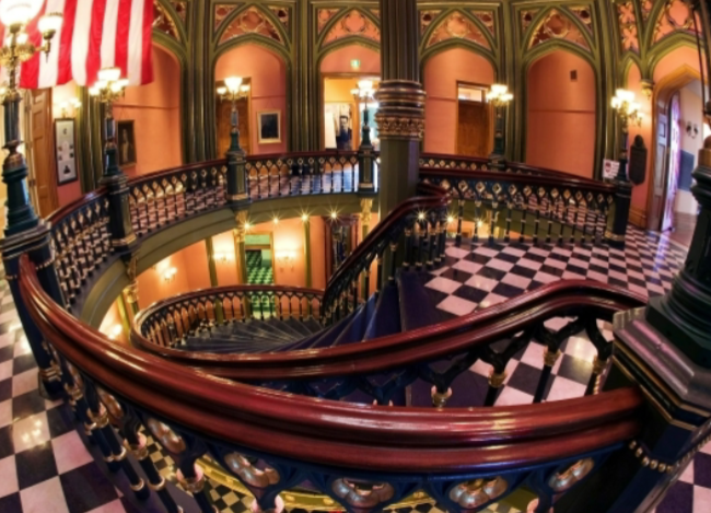 <p>OLD STATE CAPITOL</p>