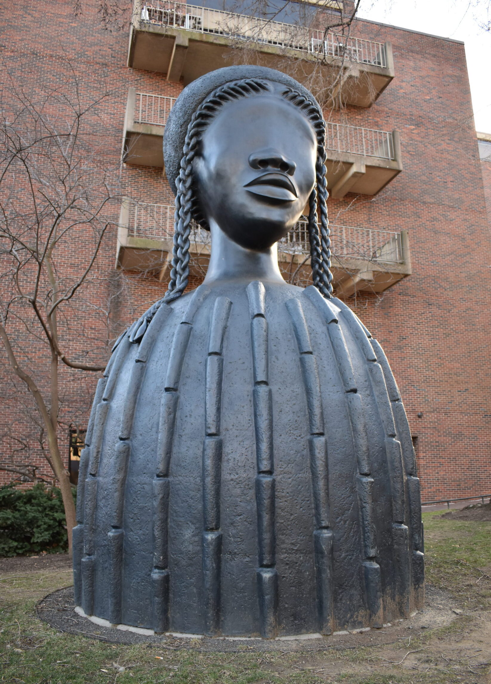 <p><span style="background-color: transparent;"><strong>Brickhouse, Simone Leigh, 2019 </strong>notes and analysis</span></p>