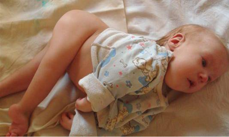 <ul><li><p>knee extension </p></li><li><p>hip IR and adduction </p></li></ul><p></p>