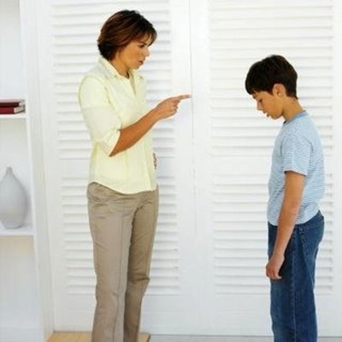 <p>(formal English) cực kỳ không tán thành Ví dụ: I strongly disapprove of cheating.</p>