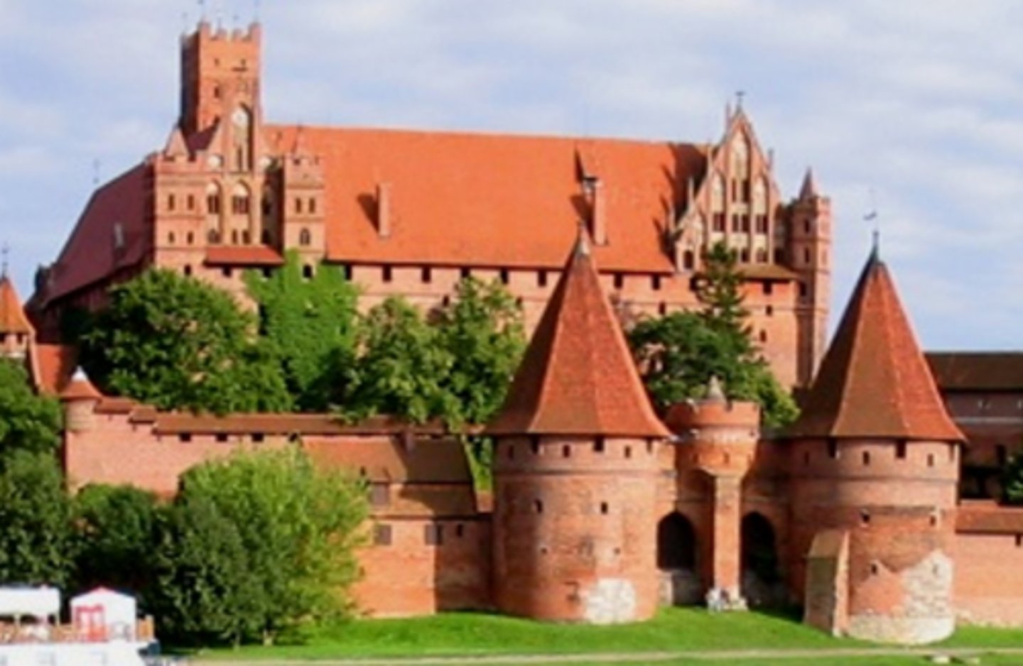<p>замок</p>