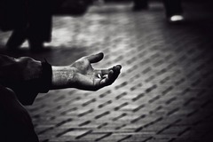<p>мати фінансові труднощі. </p><p>Having very little money.</p><p>Example: "We're a bit ______ ______ this month."</p><p>Collocations: be ______ ______, financially ______ ______.</p>