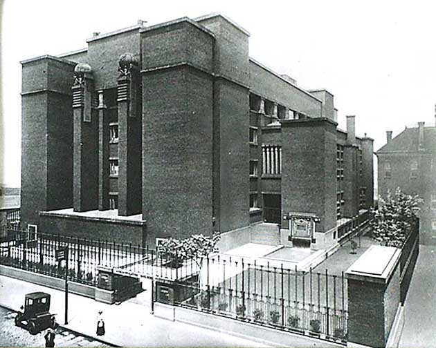 <p>Larkin Building</p>