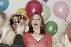 <p>Take sb by surprise - Làm ai bất ngờ</p>