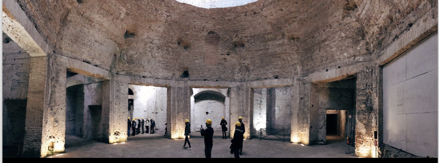 <p>Octagonal Dining Room</p>