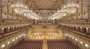 <p>khán phòng, phòng hòa nhạc </p>