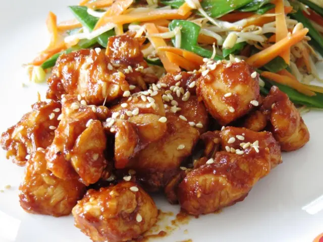 <p><strong>Sesame chicken</strong></p><p></p><p></p><p></p><p></p><p></p><p><span data-name="check_mark_button" data-type="emoji">✅</span>PROPER<span data-name="check_mark_button" data-type="emoji">✅</span></p>