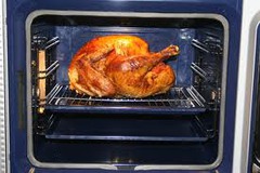 <p>to grill, to roast</p>