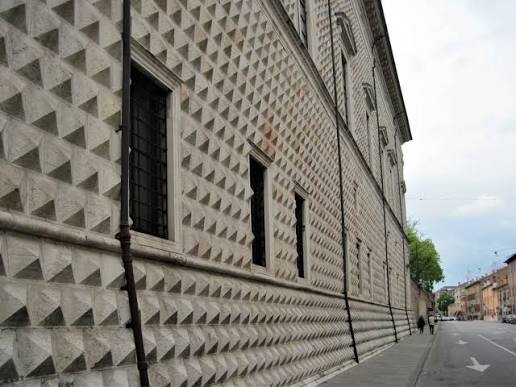 <p>which buildings facade?</p>
