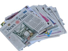 <p>báo chính thống (printed on a large size of paper, generally considered more serious than smaller newspapers)</p><p>báo khổ lớn</p>