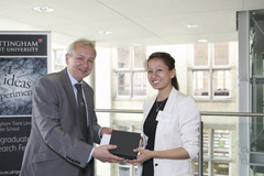 <p>(adj) sau đại học, </p><p>(n)nghiên cứu sinh</p><p> a .... degree</p>