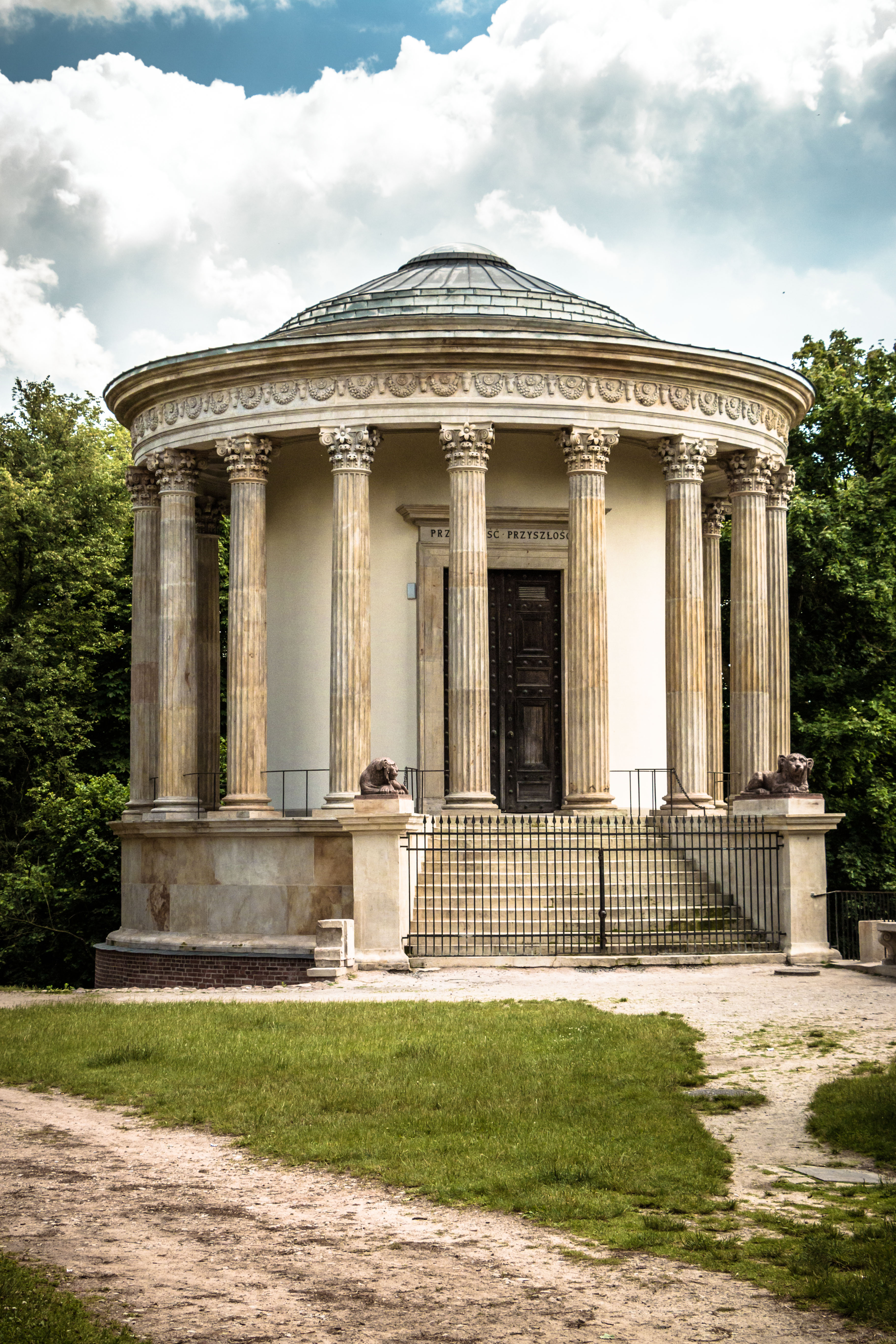<p>Świątynia Sybilli</p>