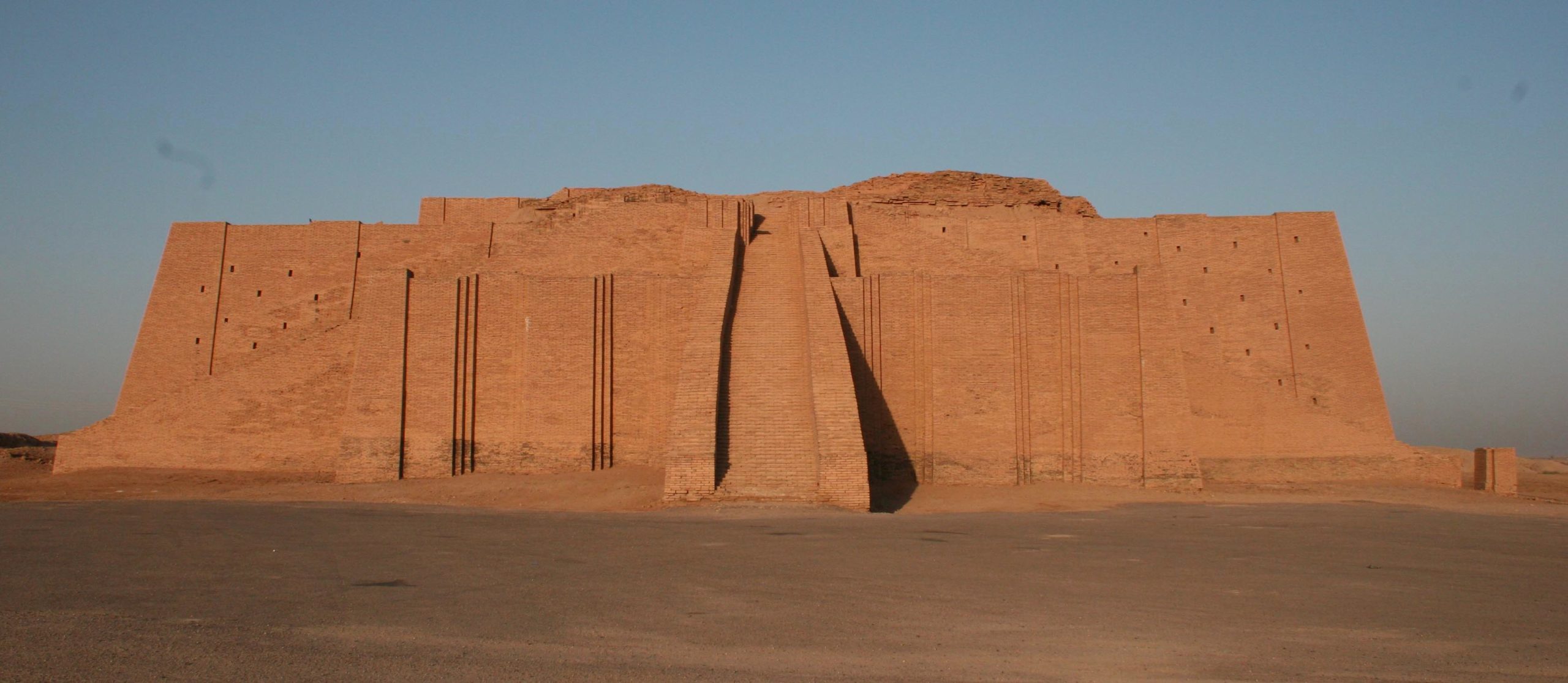 <p>think of at least one object/structure created with <strong>Mudbrick (baked)</strong></p>