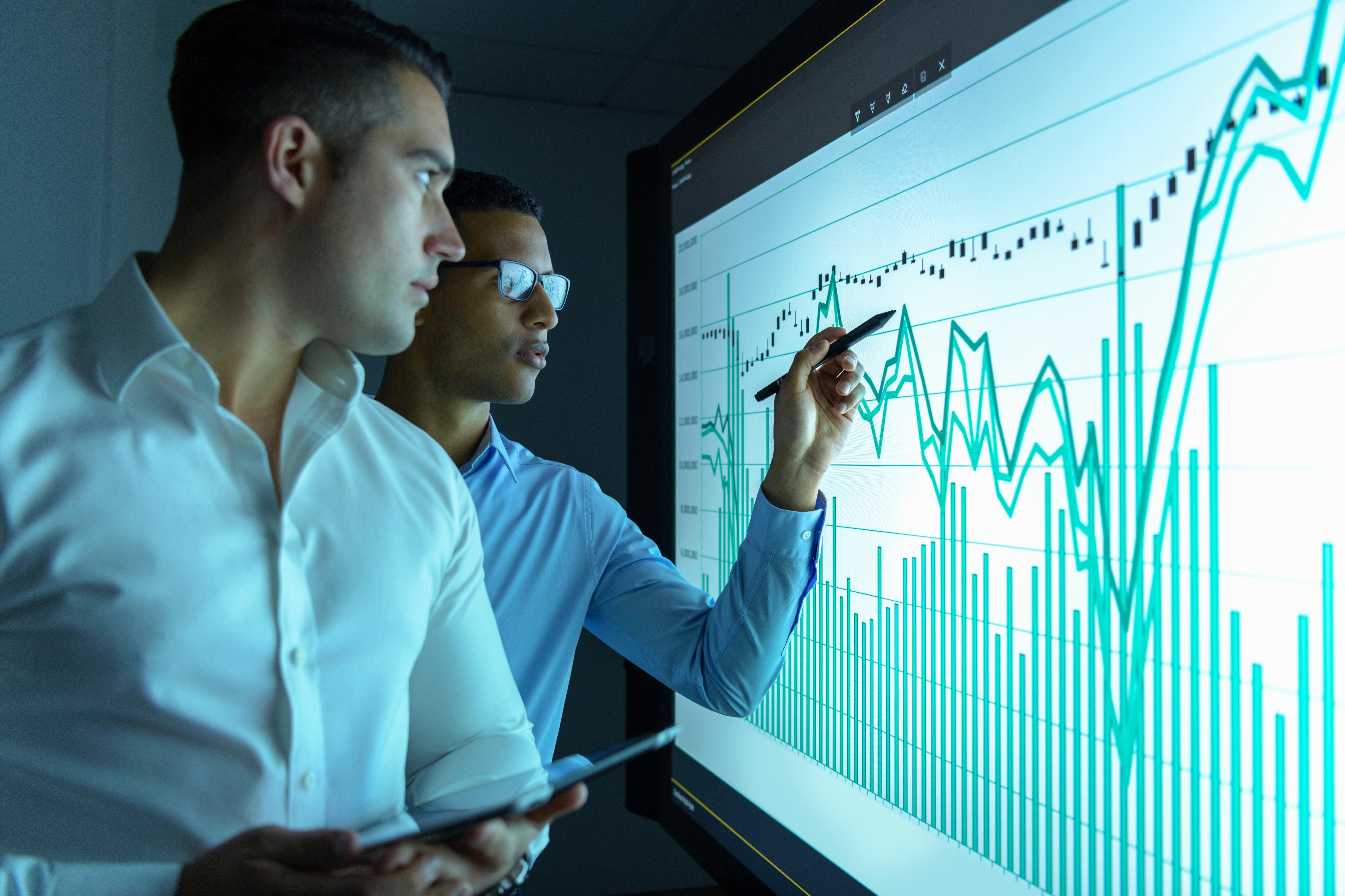 <p>analyst </p>