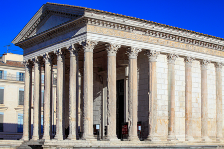 <ul><li><p><span style="background-color: transparent;">Peripteral — building with a single row of columns on all sides</span></p></li><li><p><span style="background-color: transparent;">Pseudoperipteral — building with a single row of columns on three sides but engaged columns on the back</span></p></li></ul><p></p>