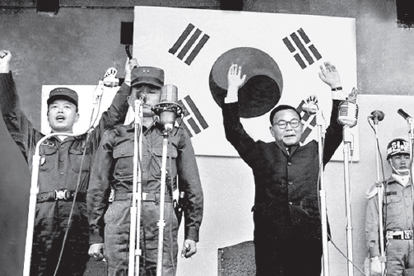 <p>Government promoted apolitical music, while artists created hidden messages; many songs were banned or restricted</p>