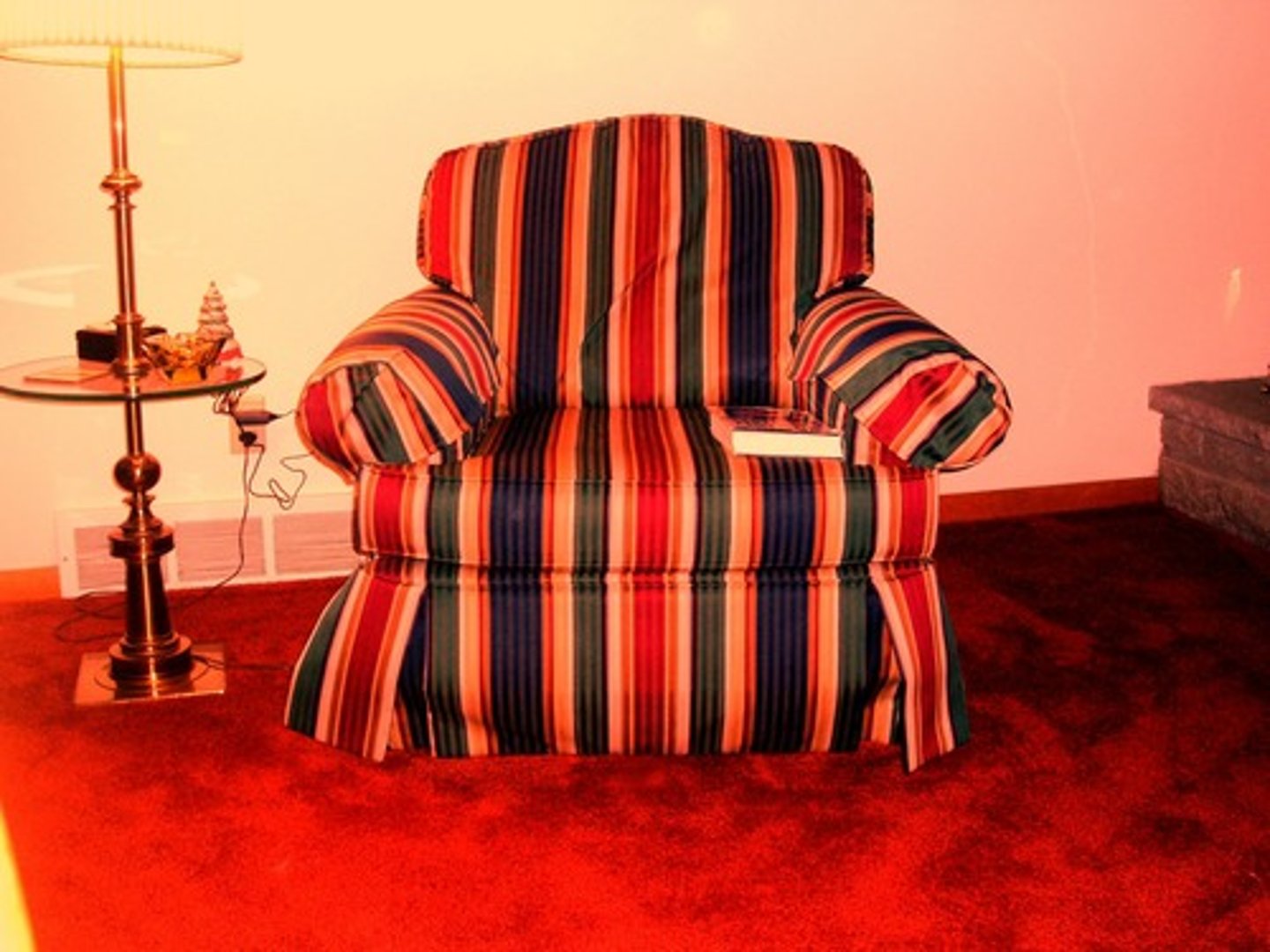 <p>the armchair</p>