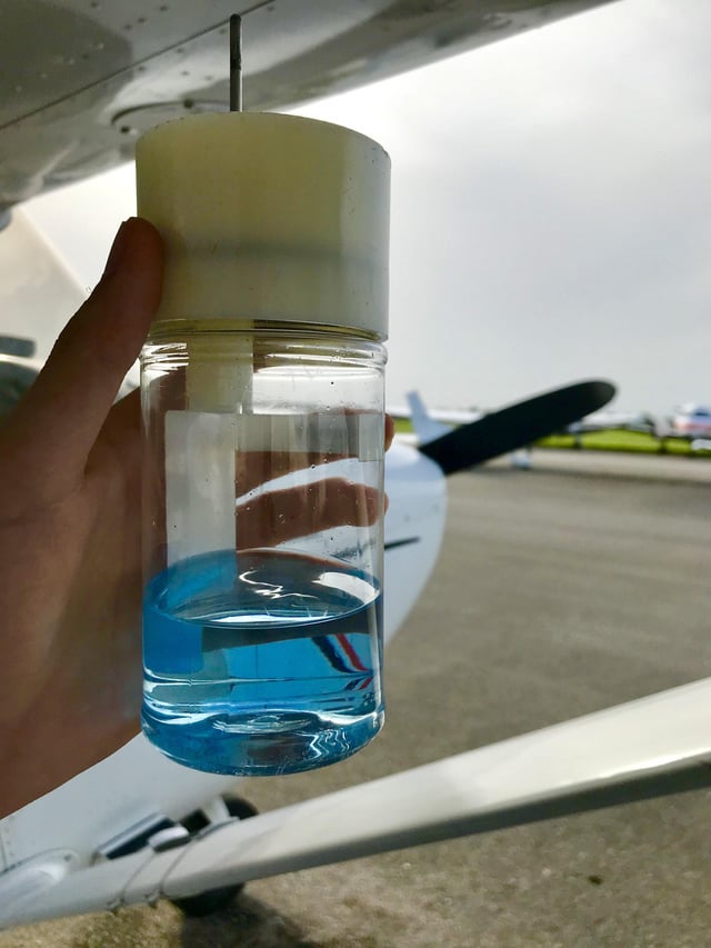 <p>Vilka färger har olik typer av flygbränsle?</p>