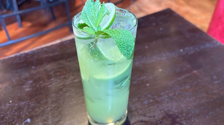<p>Asian Pear Mojito</p>