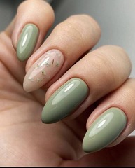 <p>lớp phủ bóng (Example: The glossy finish reflects light. - Lớp phủ bóng phản chiếu ánh sáng.)</p>