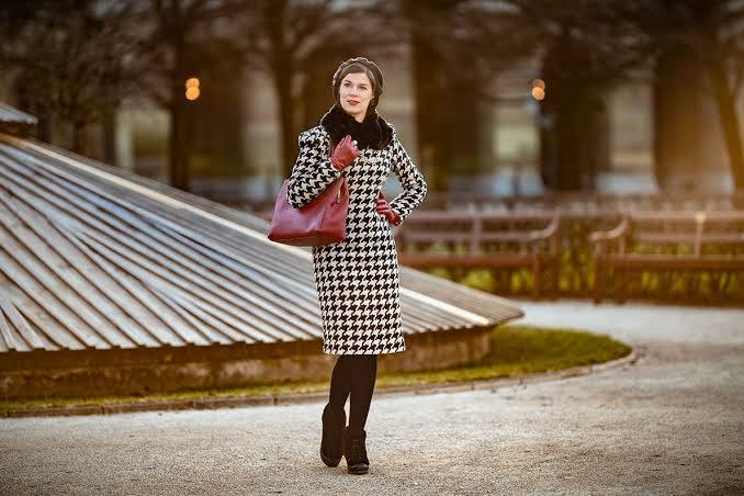 <p>Hahnentrittkleid </p>