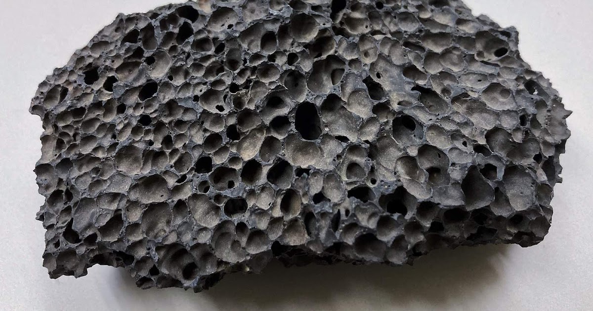 <p>Highly vesicular and cindery.</p>