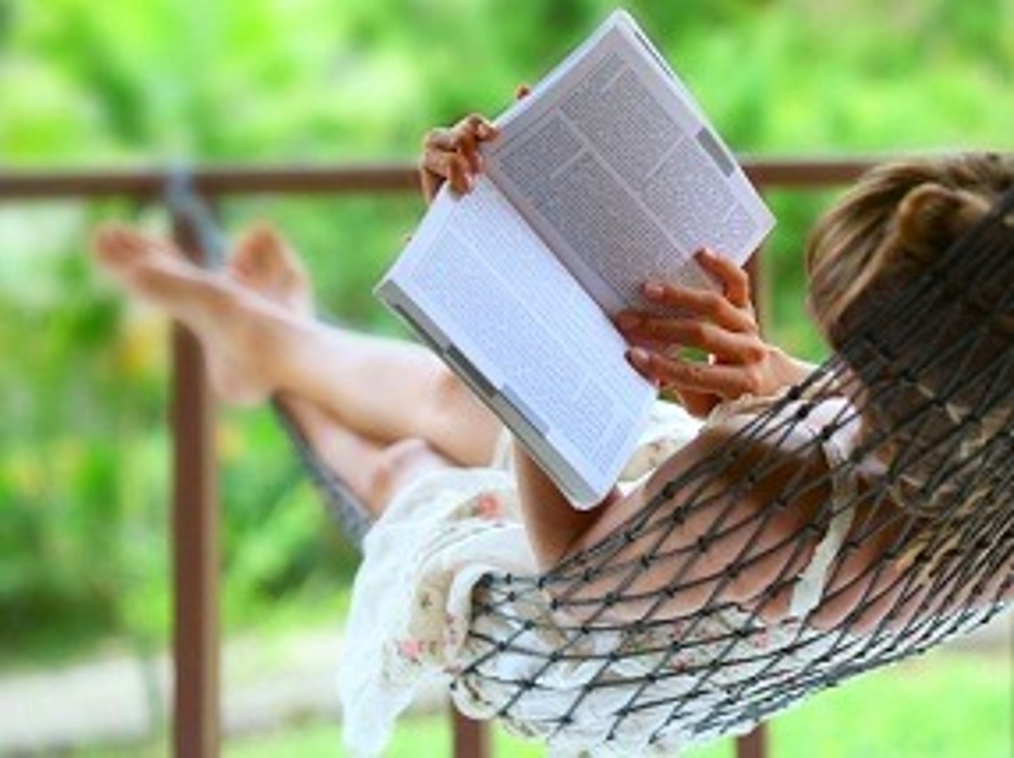 <p>(daily English) thời gian rảnh Ví dụ: What do you do in your spare time?</p>