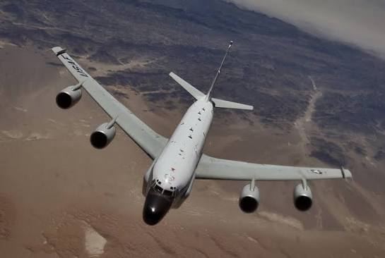 <p>Group 3 Jet,Swept wing, Mounted Engine(s)</p>