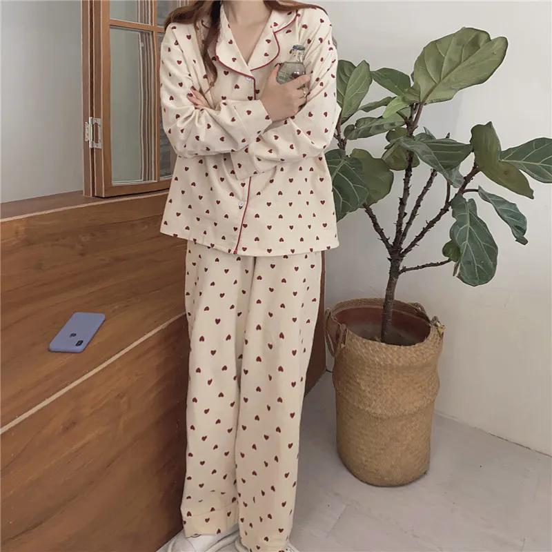 <p>pajamas / pyjamas </p>