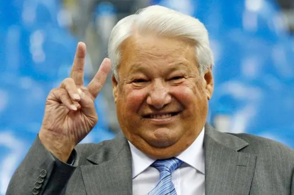 <p>How did Yeltsin use his position?</p>