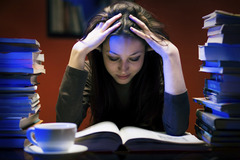 <p>Chịu nhiều căng thẳng / áp lực</p>